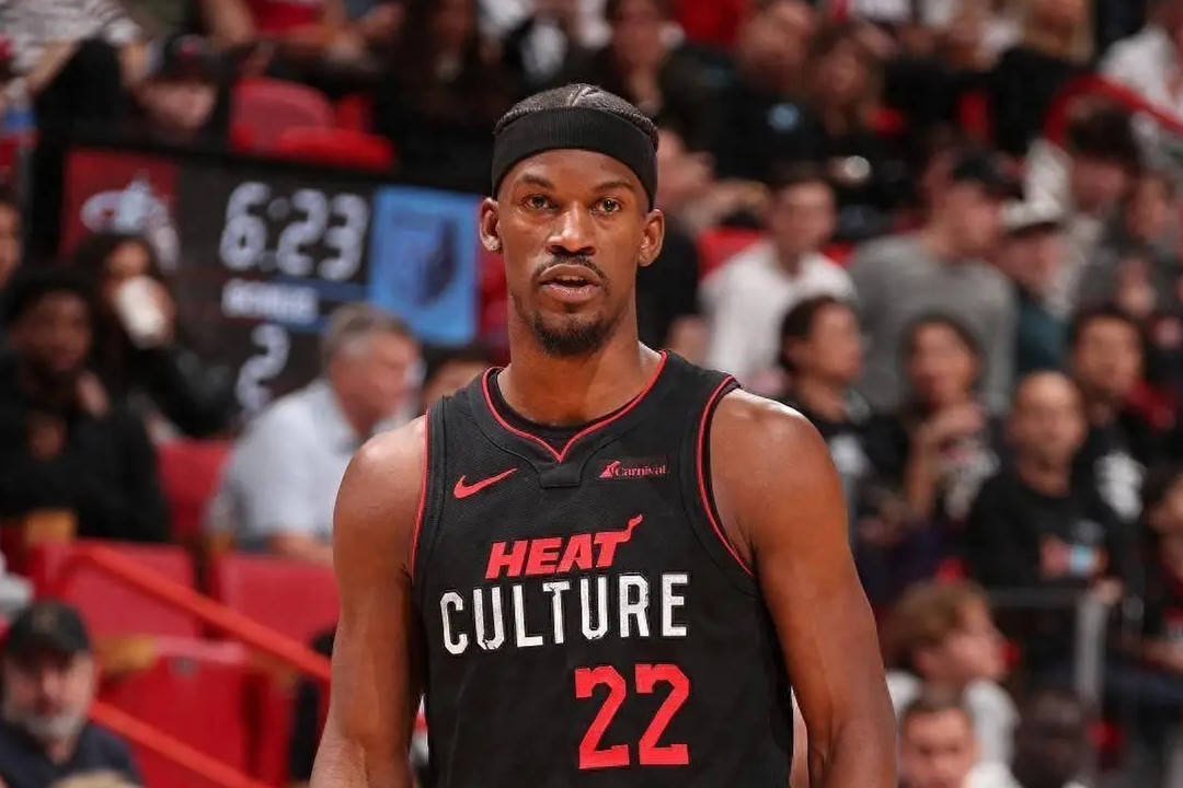 包含篮网狂砍黄蜂分，巴特勒迎来新赛季高光！的词条