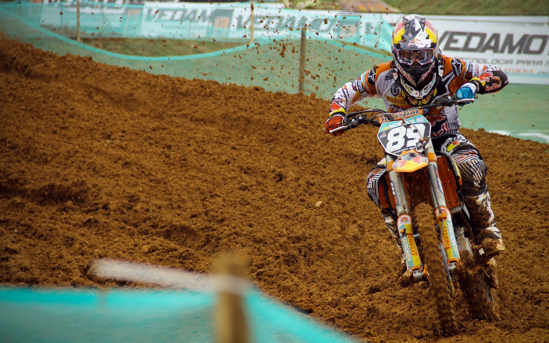 切尔西引发争议！萨拉赫官方宣布重返赛场新规，热度持续攀升